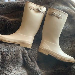 Nude rainboots